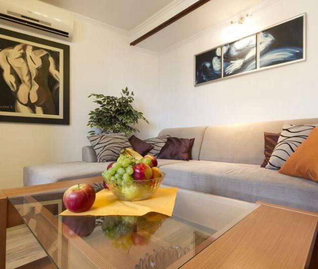 Apartment Nino โรวีน ภายนอก รูปภาพ